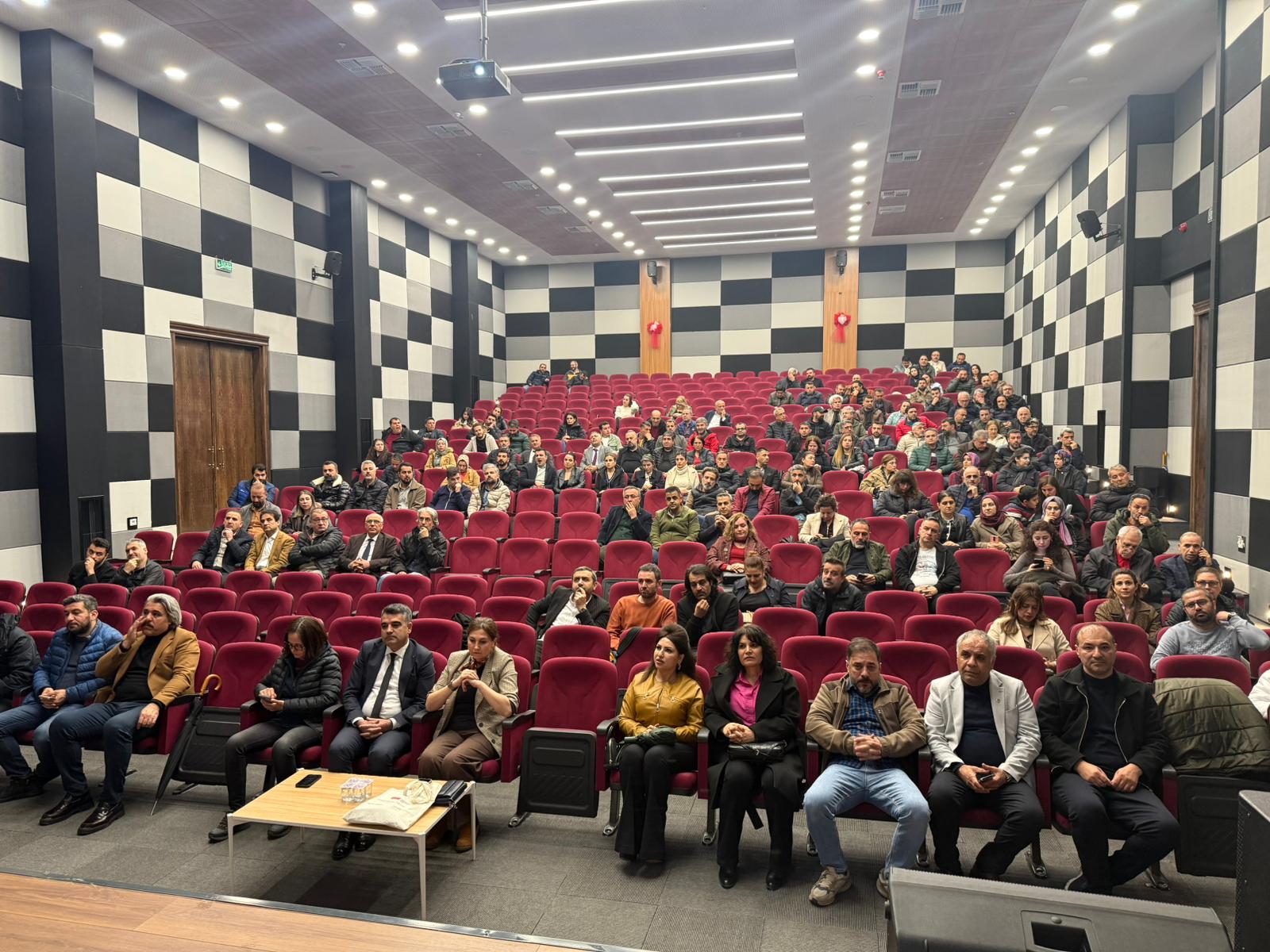 TEGEM PROJESİ’nde Eğitimcilere Yönelik "Sözün Gücü" Semineri ile Etkili İletişimin Temelleri Atıldı