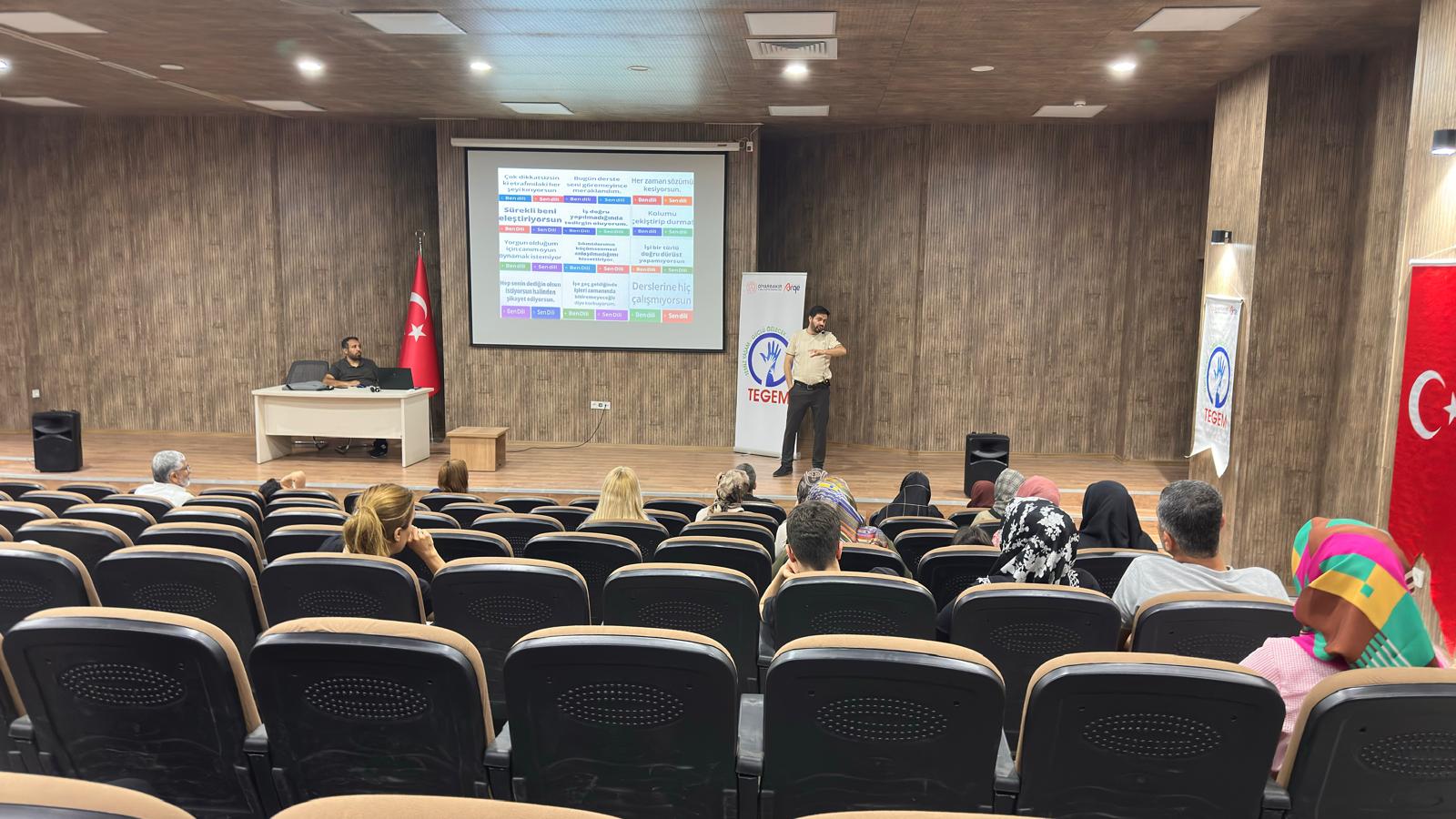 "İletişim ve Empati" Semineri: Aile İçinde Sağlıklı Köprüler Kurmak